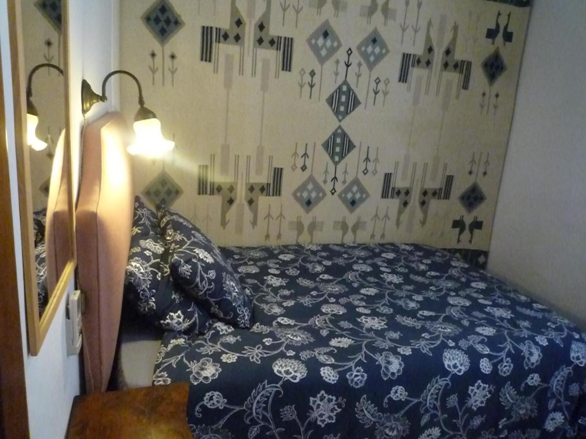 Residenza Mucha Appartement Rome Kamer foto