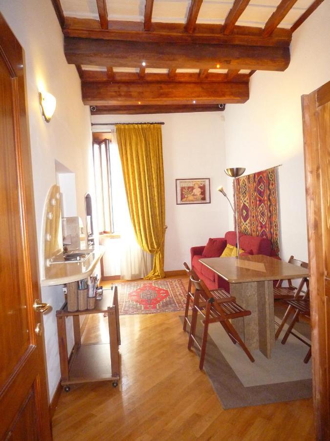 Residenza Mucha Appartement Rome Kamer foto